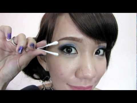 how to remove contact lenses with q tips