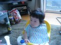 Click here to watch this video 離乳食開始・おかゆとキャベツのペースト