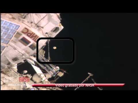 Unidentified Flying Object - VER VIDEO EN ESPAÑOL http://www.youtube.com/watch?v=AdomgIoUlMk PAGINA WEB http://www.gabehash.com/ YOUTUBE http://www.youtube.com/Gabehash (Canal Español) h...