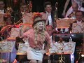 Andre Rieu Vrijthof Maastricht met het Kangaroo koor met Mirusia Louwerse Andre Rieu Vrijthof Maastricht met het Kangaroo koor met Mirusia Louwerse