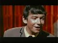 Bekijk muziek clip van The Animals met Around And Around
