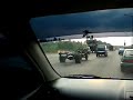 えっ、マジ?!外装を全て外した状態で高速道路を走るクレイジートラックのサムネイル