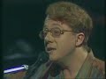 actuaci�n ac�stica de hilario camacho en tv en 1988  -las pinturas son de octavio colis hechas para la ocasi�n -gracias a pl�mez por la info