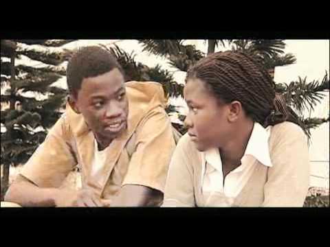 teenager - Dans des situations légères, dans des intrigues pas trop complexes dans des moments dramatiques atténués par des situations comiques, dans une vie à l'eau de...