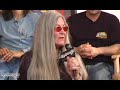 the band talks about donna jean meeting the zen tricksters at the gathering of the vibes during a jerry garcia tribute and jamming with tom constanten, david nelson, melvin seals, and peter rowan. then later jamming at a rex foundation benefit with mike falzarano, rob barraco, and mickey hart. this was recorded at the moboogie loft in denver, co 9-29-07. www.moboogie.com