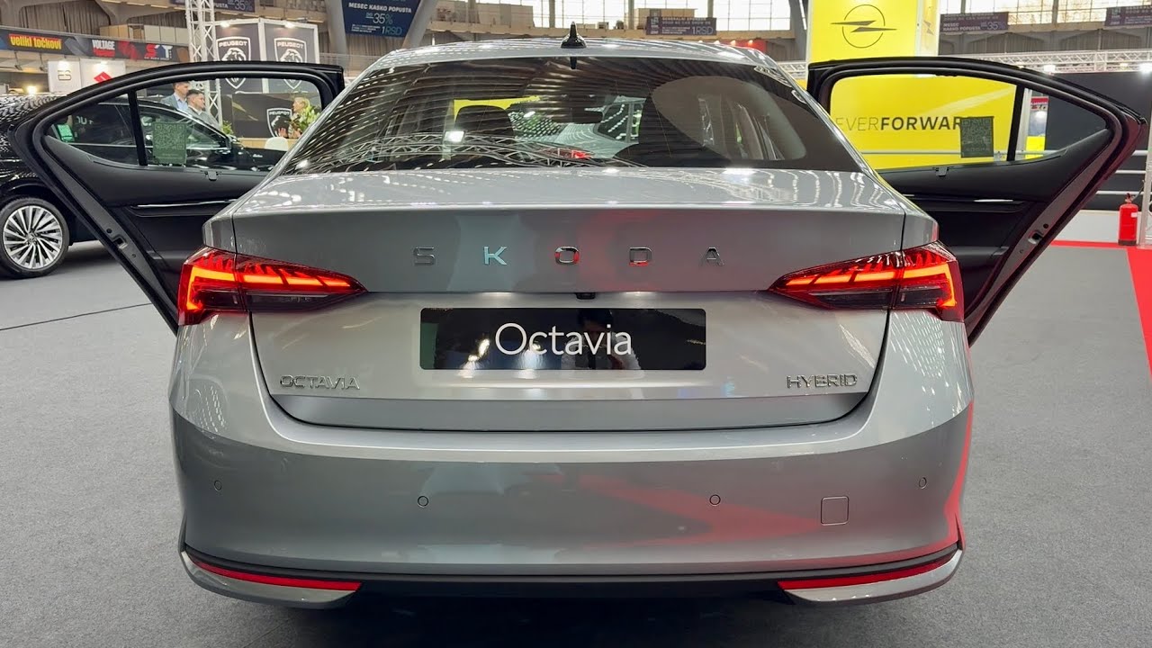 SKODA OCTAVIA 2026 FACELIFT - PRACTICALITY test, TRUNK SPACE & AC controls (nice NEW COLOR)
