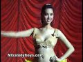 ニューハーフ Nisarat Kidathong (Num), Dancing