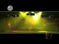makes me wonder Live