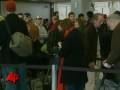 Travelers Spend Christmas Eve at O'Hare