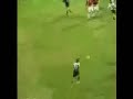 首の太い神経が切れて即死したサッカー選手の体が動き続けてる動画のサムネイル1