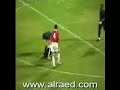 首の太い神経が切れて即死したサッカー選手の体が動き続けてる動画のサムネイル2