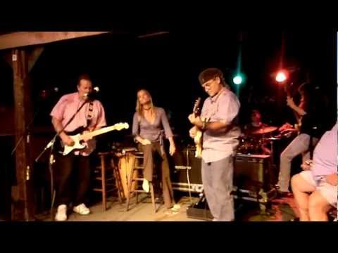 Schascle - Twinkle performing