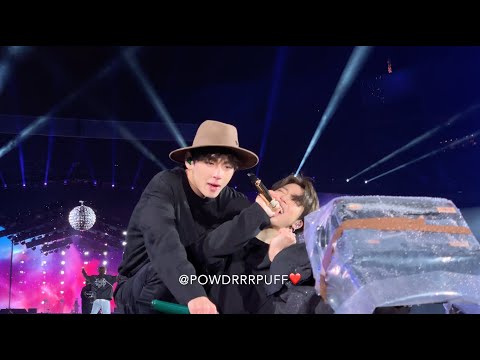 190512 - Mikrokosmos - BTS 방탄소년단 - Speak Yourself Tour - Soldier Field D2 IN THE RAIN - HD FANCAM