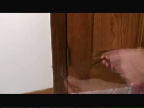 how to fix a squeaky door