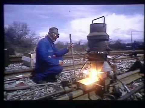 ferrée - Archive de 1986, sur la construction des voies ferrées moderne (rails soudés, traverse béton...)