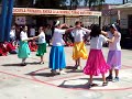 Abril bailando vaselina