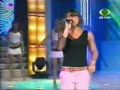 Fantine Thó cantando Oceano no Boa Noite Brasil.