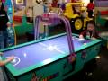 videos de Trey 4th bday Air Hockey
