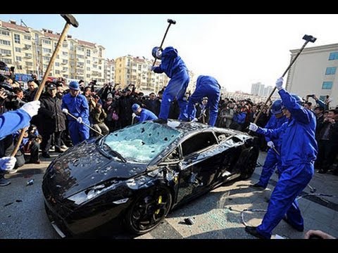 [HD]Destroy A Lamborghini Supercar with Hammers in 5 Mins!