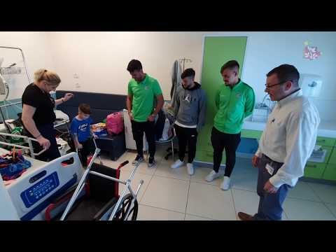 שחקני מכבי חיפה ביקרו אוהד בן 6