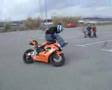 Acrobatii pe motor