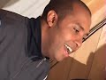f�ria de um vulc�o
toda vez que vai embora
leva o brilho no olhar 
como quem estar feliz
e n�o pensa em voltar
faz de conta que me adora
e eu finjo acreditar
que segura o que diz
que machuca pra chorar

o amor da gente n�o � de bricadeira
nem inocente pr� desconsiderar
o amor quando � maltratado
reage pr� ser renovado
renasce pr� uma nova dimens�o

diz que me ama
mas n�o quer se entregar
longe da chama 
posso me apaixonar
ai me entrego 
pr� fujir da solid�o
desejo ardente f�ria de um vulc�o

compositores:ricardo barr�o e cabral