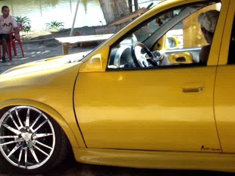 Corsa Tuning - Dieses Tuningprojekt ist eine Corsa-Limousine mit allem was dazu gehört. Flügeltüren, vernünftiger Sound und...