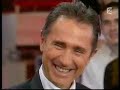 voici le grand imitateur lauren gerra imitant la star du rock johnny