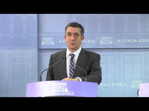 Patxi Lpez e Iigo Urkullu, esta maana en Lehendakaritza durante la firma del acuerdo entre PSE-EE y PNV