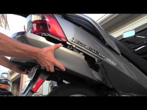 03-06 Suzuki Burgman 400 – Tail light Bulb Replacement