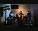 l'enfance rouge, conegut abans com fran�ois r. cambuzat et les enfants rouges i format per fran�ois r. cambuzat (veu i guitarres), l'enfance rouge, conegut abans com fran�ois r. cambuzat et les enfants rouges i format per fran�ois r. cambuzat (veu i guitarres), chiara locardi (baix i veu) i jacopo andreini (bateria i metalls), �s un grup francoitali� sense fronteres, ni geogr�fiques ni art�stiques. sense cap mena de direcci� musical per� amb un profund inter�s per keiji haino, wadih el safi, la m�sica cl�ssica contempor�nia i les can�ons de la guerra civil espanyola. tota una visi� de 360�. regularment fan gires per tot europa, on sempre sorprenen les can�ons, salvatges, a mig cam� entre la malenconia i la r�bia violenta... la seva paraula �s llibertat.