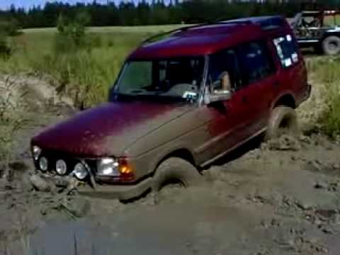 Land Rover Discovery Off Roader. Land Rover Offroad At Rimbo