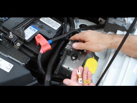 how to tell if a fuse is blown in a car