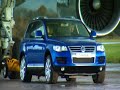 Fifth gear tests the updated VW Touareg V10 TDI by towing a 155 ton 747