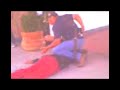 inmovilizar y retener a un sujeto por detras inmovilizar y retener a un sujeto por detras