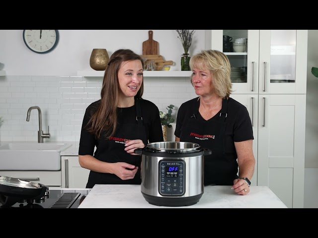 Instant Pot Duo Gourmet 6 Qt - Gently Used, Appliance Only - $50 in Microwaves & Cookers in City of Toronto