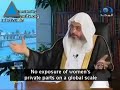 افتتحت اولمبيادة بكين 2008 في جو من التوتر والتوقعات السيئة والانتقادات العديدة وهذه المرة انتقد شيخ سعودي تصاميم لباس النساء في هذه الاولمبيادة ووصف هذه الظاهرة كشيطانية والتي تؤثر على عقول البشر. تصمم مئات المشاركات كل دورة اولمبية ملابس مميزة تميزها عن سابقاتها وخاصة المشاركات في رياضة الجمباز والسباحة.كما وتتبنى شركات الملابس الكبرى عدة تصاميم خاصة للدورة الاولمبية من اجل عرضها من خلال مشاركة هؤلاء لكن الهدف من وراء هذه التصاميم يعتبر مسألة شخصية لهؤلاء المشاركات ليس الا.