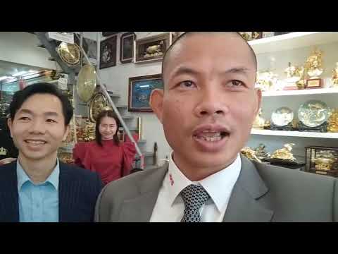 Thầy Phạm Thành Long ghé thăm Showroom Quà tặng Vàng đánh giá về linh vật phong thủy