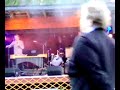 a clip of the finnish vibraphonist severi pyysalo doing his thing at riihivalkea jazz summer 2007. 

possibly not the best sound quality but hopefully it's audible ;p