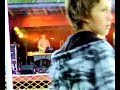 a clip of the finnish vibraphonist severi pyysalo doing his thing at riihivalkea jazz summer 2007. 

possibly not the best sound quality but hopefully it's audible ;p