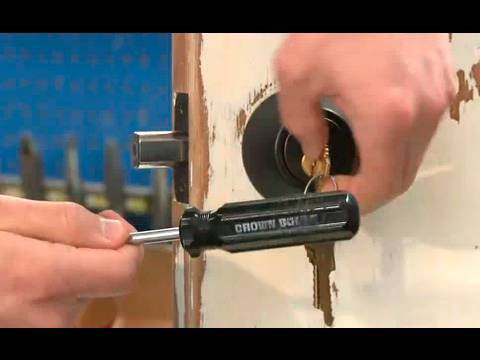 how to pick a yale door lock