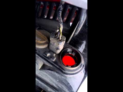 DIY – How to replace rear bulbs on a 99-2006 Jeep Grand Cherokee Laredo!