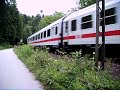 Ein Taurus der ÖBB, statt, wie sonst üblich, eine Lok der Baureihe 120, mit einem deutschen Eurocity am Haken erreicht in wenigen Minuten den Endbahnhof Berchtesgaden. Bemerkenswert ist der Umstand das die Strecke durchweg eingleisig ist und ansonsten nur von Regionalbahnen befahren wird. Der EC hält ausserdem an jedem einzelnen noch so kleinen Haltepunkt dieser Nebenstrecke.