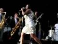 Sharon-Jones-live-Th