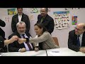 visite de s�gol�ne royal � metz pour soutenir le candidat socialiste pour les �lections municipales, dominique gros.