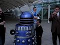The Dalek Zaps the Annoying kid (London Expo Funny Part 2) The Dalek Zaps the Annoying kid (London Expo Funny Part 2)