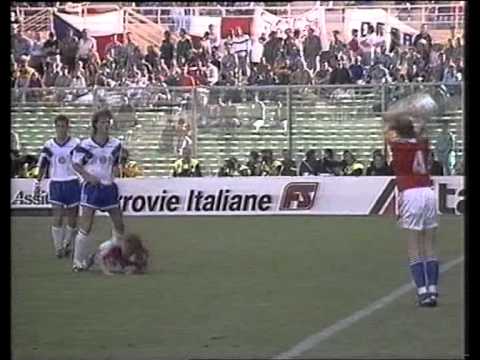 Czechoslovakia - Group A match from the 1990 World Cup To continue our work on editing & uploading classic matches, go to my Channel https://www.youtube.com/user/gr8footy & click on the paypal link to donate...