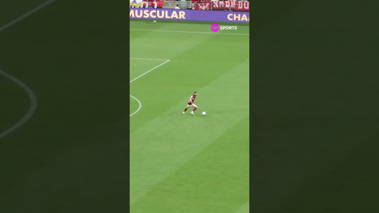 JORGINHO É LÍDER! O MEIA DO MENGÃO FAZ DE TUDO DENTRO DAS QUATRO LINHAS #shorts