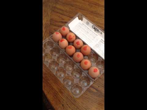 how to dye eggs red