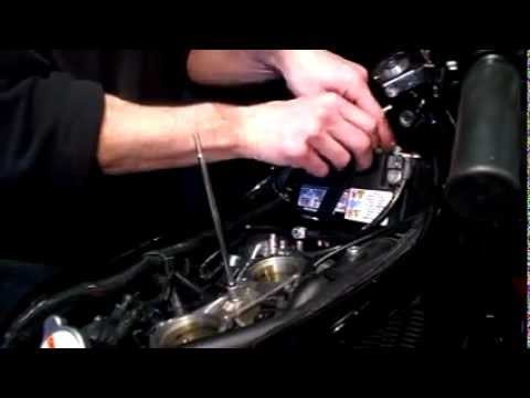 how to change oil on v rod muscle